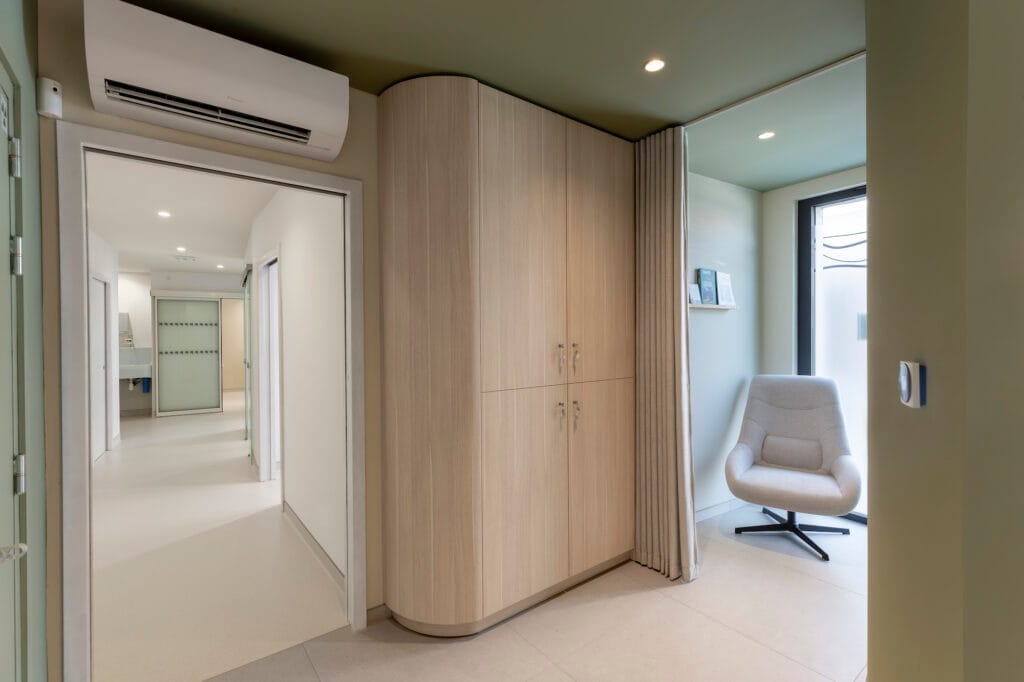 Une petite salle d'attente privée, par Etymodéco, Magali Brustlein, Décoratrice d'intérieur à Saint Louis en Alsace