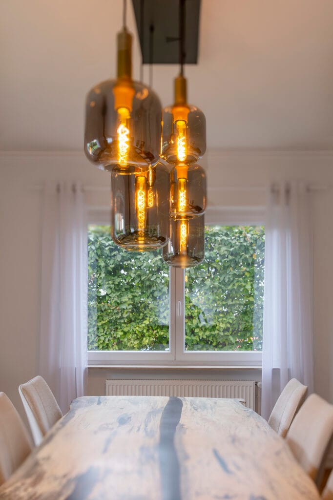 Gros plan sur le luminaire, par Etymodéco, Magali Brustlein, Décoratrice d'intérieur dans le Haut-Rhin