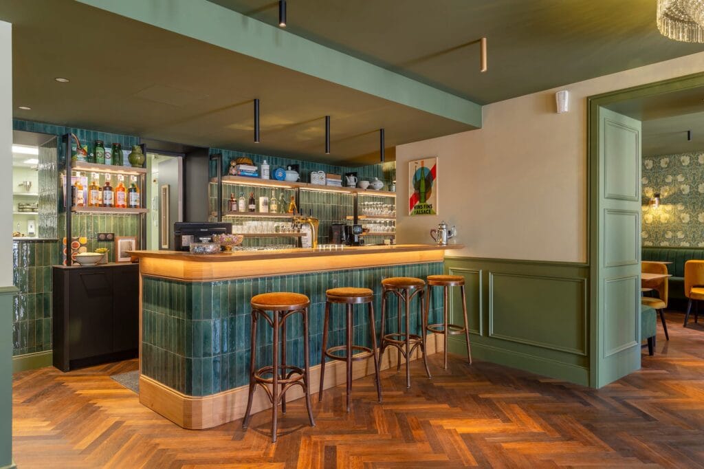 Le bar dans toute sa splendeur, par Etymodéco, Magali Brustlein, Décoratrice d'intérieur à Saint Louis en Alsace