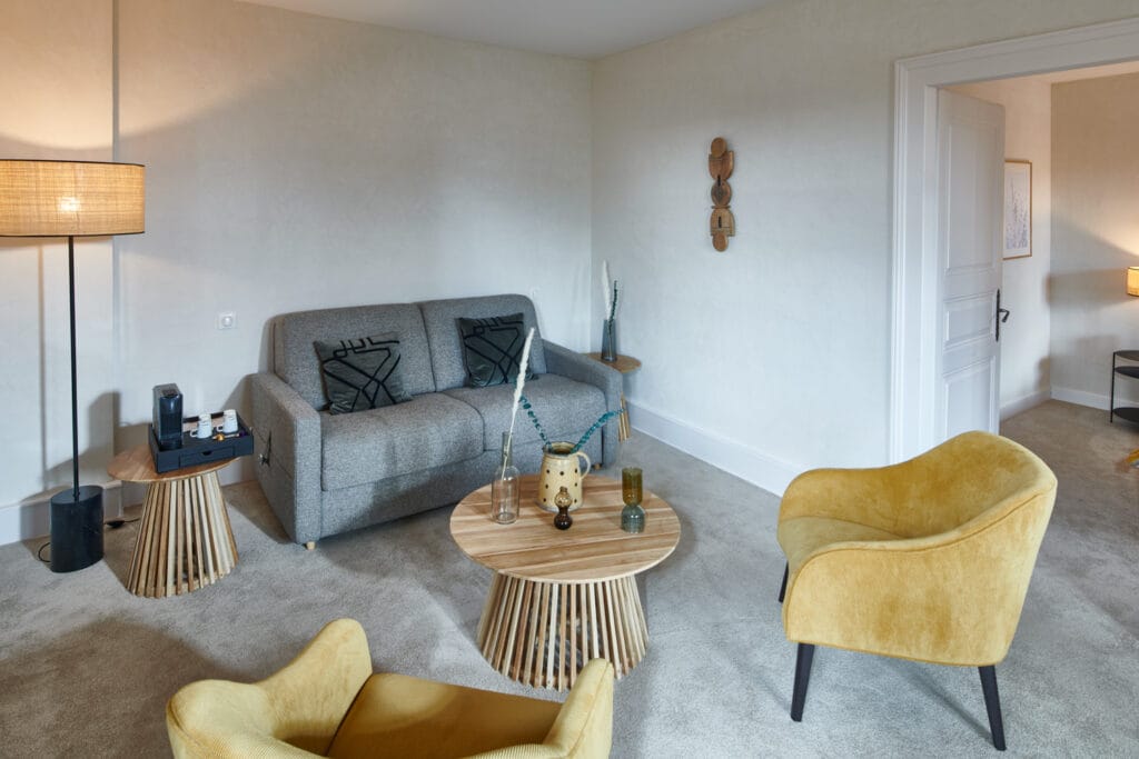 Le salon de la chambre gold, par Etymodéco, Magali Brustlein, Décoratrice d'intérieur à Saint Louis en Alsace