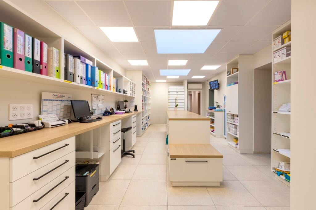 Espace administratif plus lumineux, par Etymodéco, Magali Brustlein, Décoratrice d'intérieur à Saint Louis en Alsace